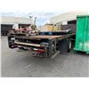 Image 3 : 2003 International 4300 Flatbed Truck, Lic. 996TSU (Needs New Transmission)