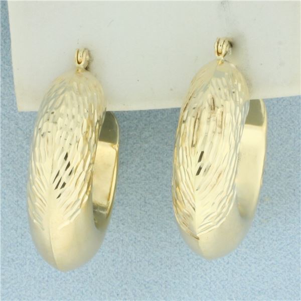 Diamond Cut Hoop Earrings in 14k Yellow Gold