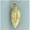 Image 2 : Lace Heart 3D Pendant in 14k Yellow Gold