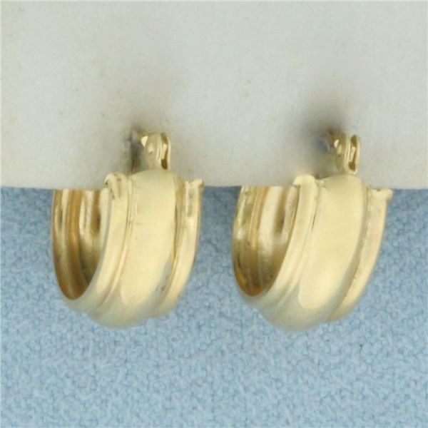Huggie Hoop Earrings in 14k Yellow Gold