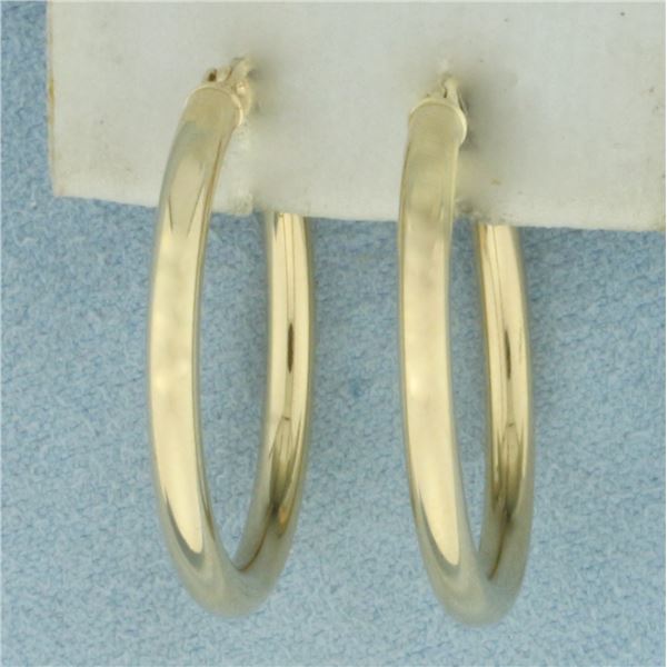 Hoop Earrings in 14k Yellow Gold