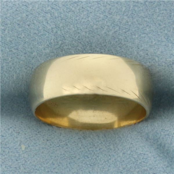 Wedding Band Ring in 14k Yellow Gold