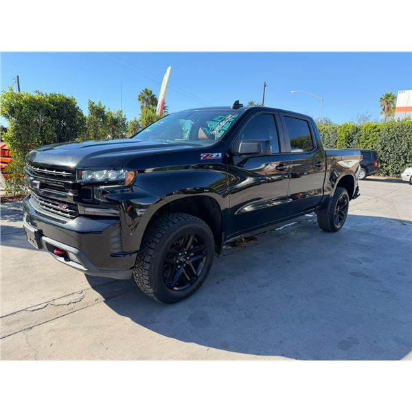 CHEV SILVERADO  2019 O/S TITLE 2 DAYS