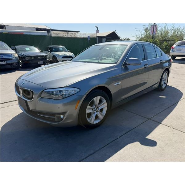 BMW  528I 2011 T-DONATION