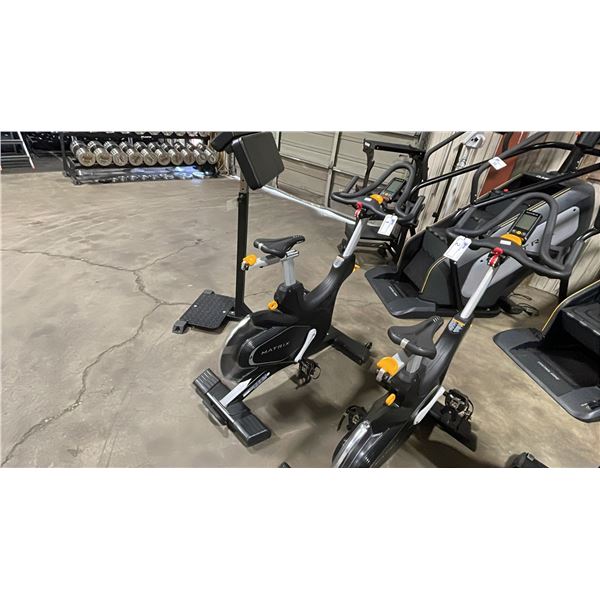 MATRIX CXM COMMERCIAL INDOOR SELF POWERED EXERCISE TRAINING CYCLE WITH DIGITAL PEDOMETER & READOUT