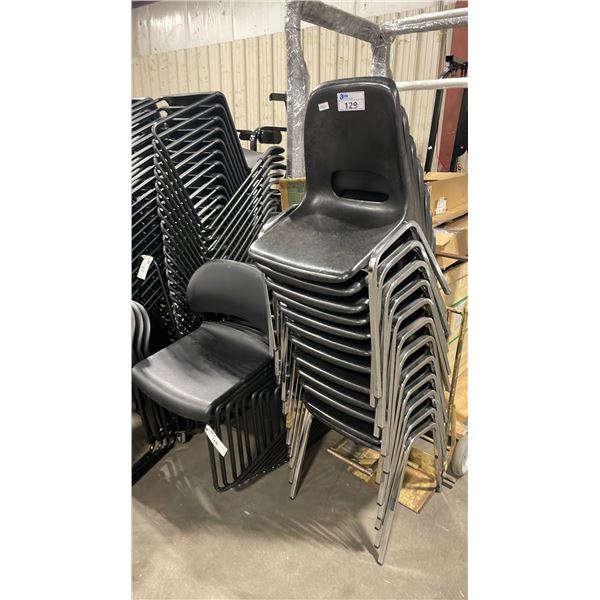 STACK OF 12 BLACK PLASTIC METAL FRAMED STACKING CHAIRS & HEAVY DUTY 2 WHEEL CHAIR CART