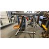 Image 2 : LIFE FITNESS COMMERCIAL SEATED SHOULDER PRESS MACHINE