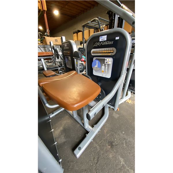 LIFE FITNESS COMMERCIAL SEATED LEG EXTENSION MACHINE