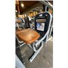 Image 1 : LIFE FITNESS COMMERCIAL SEATED LEG EXTENSION MACHINE