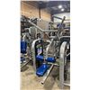 Image 1 : LIFE FITNESS COMMERCIAL SEATED LATERAL PULLDOWN MACHINE