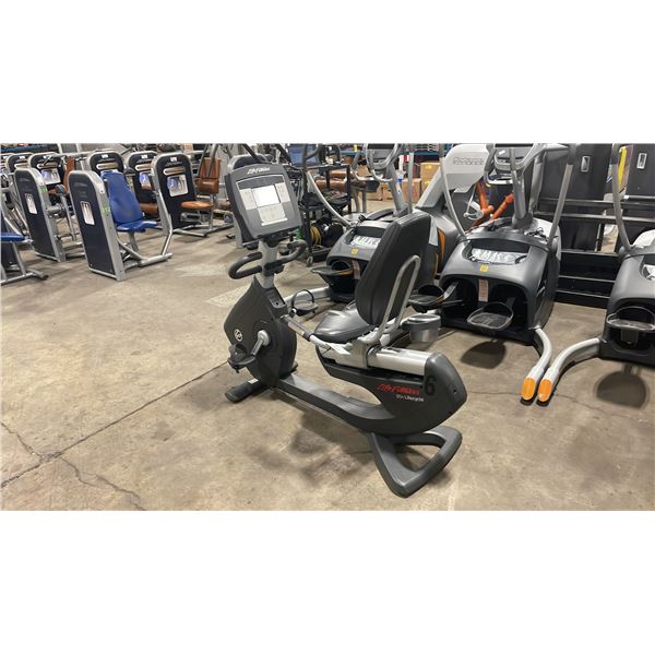LIFE FITNESS 95R COMMERCIAL RECUMBENT EXERCISE BIKE WITH DIGITAL DISPLAY *PARTS ONLY*