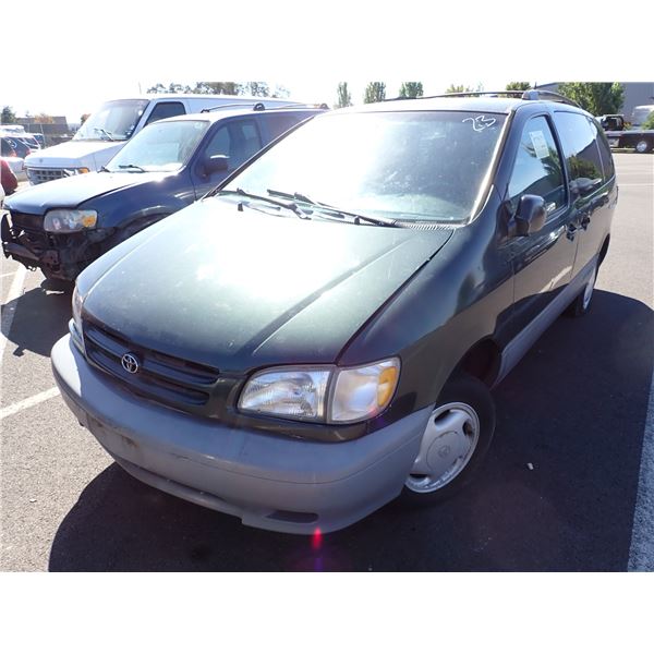2000 Toyota Sienna
