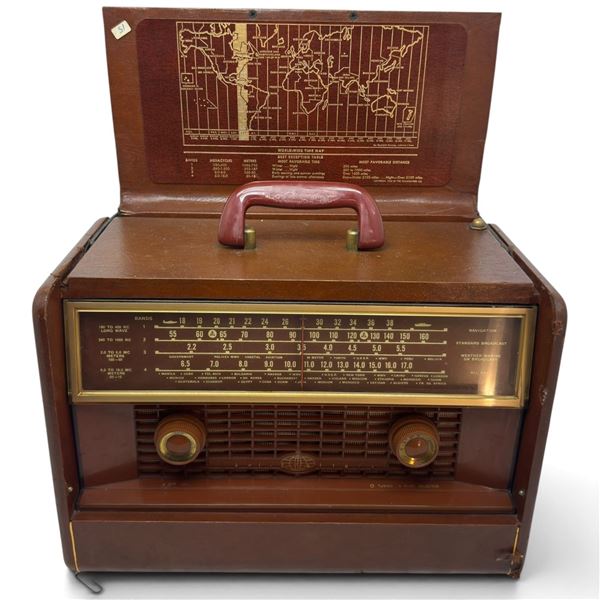 Circa 1954 Hallicrafters Canada TW-600C World-Wide 4-Band Portable Tube Radio