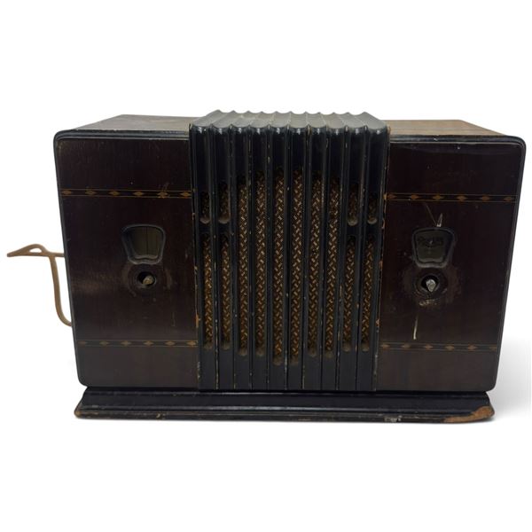 Circa 1934 Rogers-Majestic Type R-563F Five-Tube Canadian Art Deco Table Radio