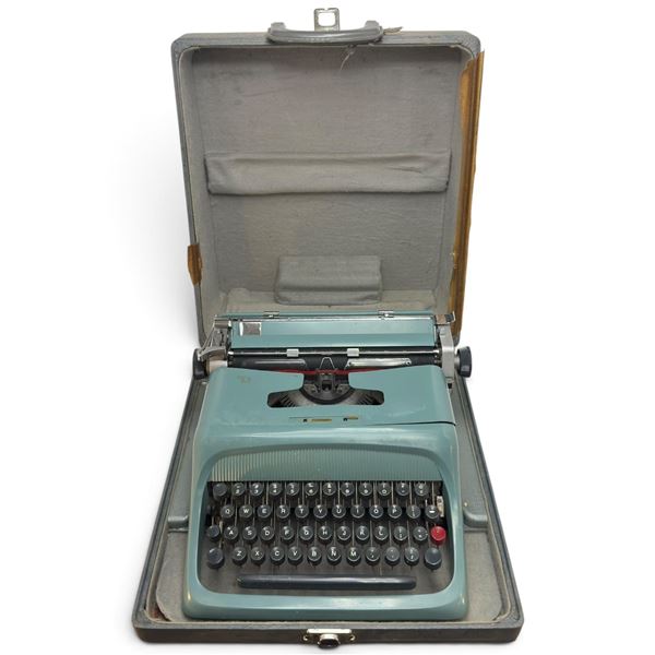 Olivetti Studio 44 Manual Typewriter by Marcello Nizzoli, Canadian-Made, with Case