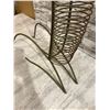 Image 2 : Long Metal Giraffe Neck CD Holder