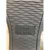 Image 3 : Gray Slide On Slippers - Size 40/41