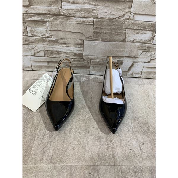 Amazon Essentials Heels - Size 6