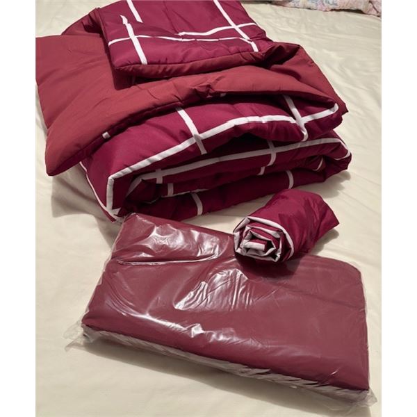 NEW 7pc Bed in a Bag (full/queen) burgandy
