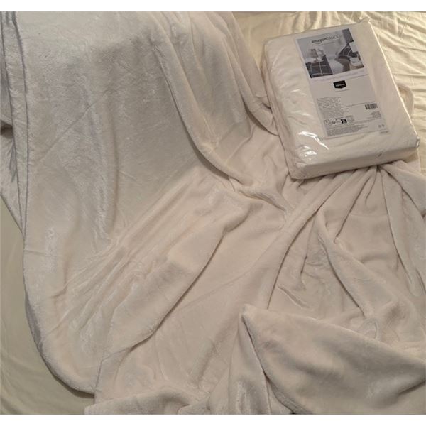 NEW Velvet Blanket Ivory (66”x90”) x 2