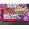 Image 3 : Twizzlers Twists Candy 400g, 6 Bags, Berry Flavours