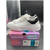 Image 2 : Skechers White Black Sneakers Size 10