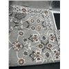 Image 4 : Hunter Grey Floral Pattern Area Rug 4' x 2.5'