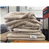 Image 2 : Serene Home Beige Towels Set by Safdie & Co Inc 16" x 30"