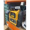 Image 4 : CAT 2500A Jump Starter 120 PSI Air Compressor
