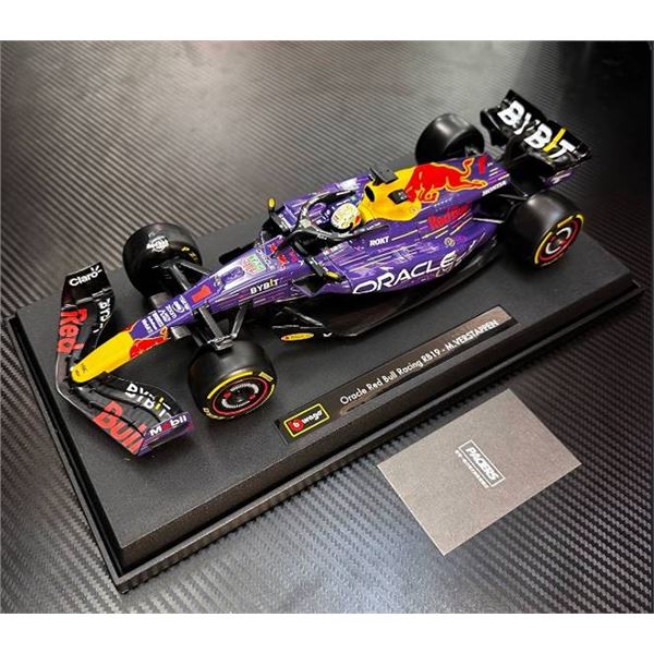 Bburago 1:18 Red Bull RB19 Las Vegas GP Model Car