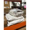 Image 4 : Kirkland King 6-Piece Sheet Set 680 Thread, Ivory White