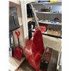 Image 2 : Steel Wheelbarrow 6 Cu. Ft. Red With Box