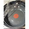 Image 3 : T-fal Nonstick Fry Pan Set of 3 Black