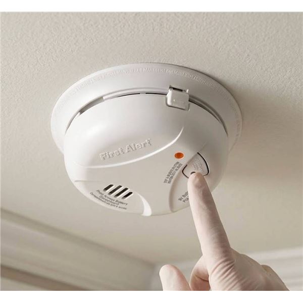 First Alert Smoke Alarm 9V Battery Included