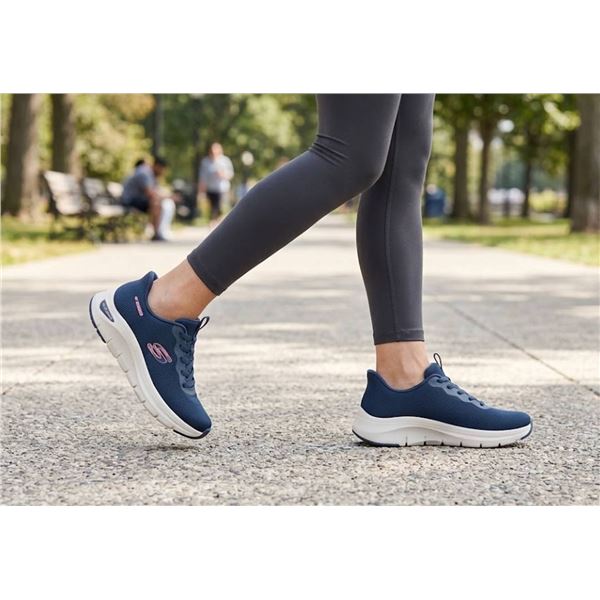 Skechers Swift Fit Navy Marine Shoes Size 6