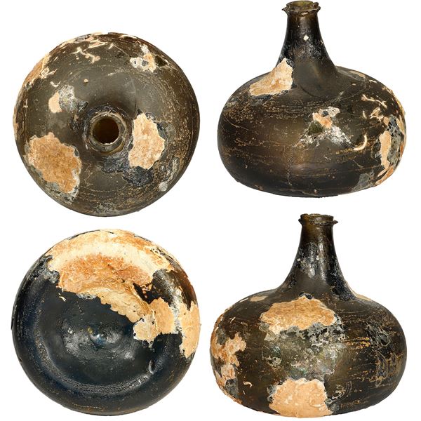 Black glass "onion" bottle, ex-1715 Fleet, ex-Debski.