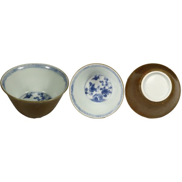 Chinese blue-on-white porcelain teacup, Kangxi period, ex-"Ca Mau wreck" (ca. 1723-35).