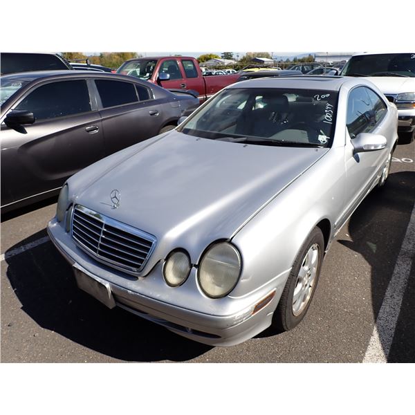 2001 Mercedes-Benz CLK320