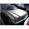 Image 2 : 1999 Mercedes-Benz E320