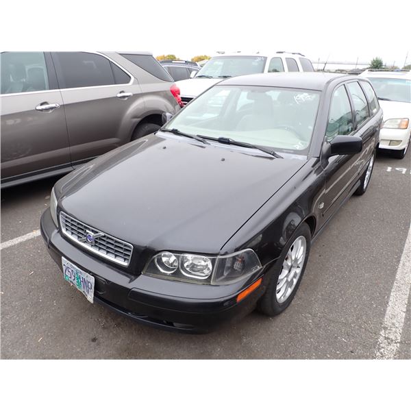 2004 Volvo V40