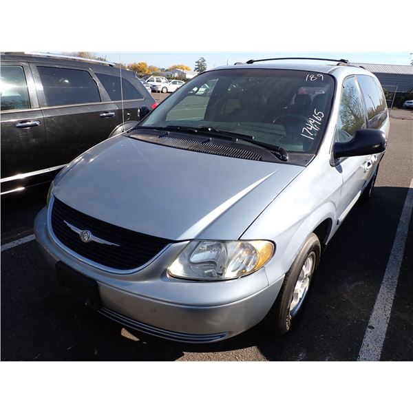 2004 Chrysler Town and Country