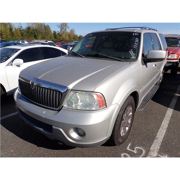 2003 Lincoln Navigator