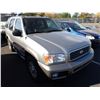 Image 2 : 2000 Nissan Pathfinder