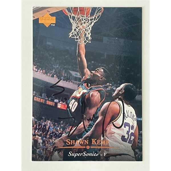 Seattle Supersonics Shawn Kemp signed 1995-96 Upper Deck #222  trading card