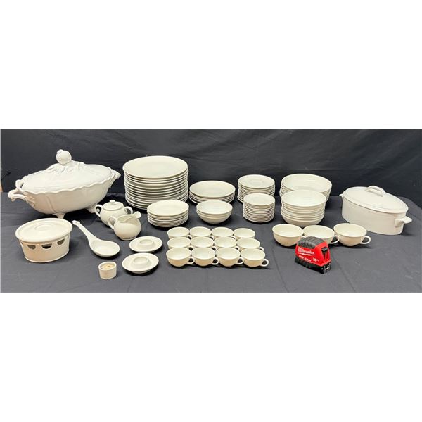 Multiple Dinnerware & Serving Pieces: Plates, Bowls, Teacups & Saucers, Tureens, etc Misc Sizes