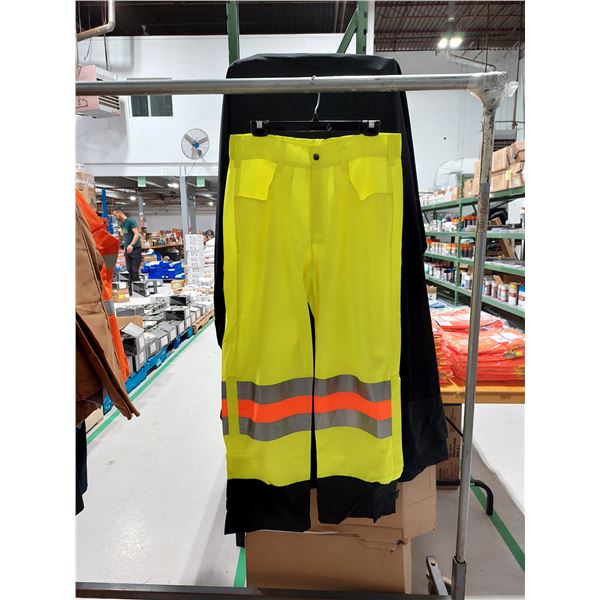 LOT DE 3 PANTALONS HAUTE VISIBILITÉ ASSORTIS, MÉDIUM, LARGE ET XL