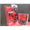 Image 1 : LOT AVEC LAMPE DE POCHE MILWAUKEE ET BATTERIE M18 CP2.0