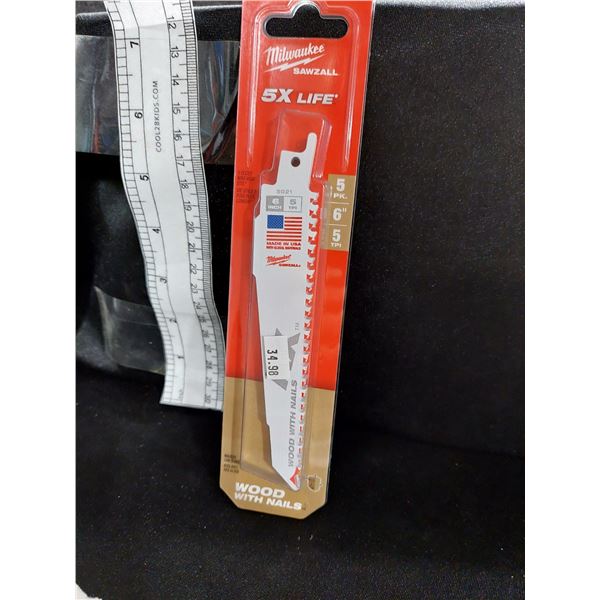 PAQUET DE 5 LAMES SAWZALL MILWAUKEE 6 PO 5 TPI POUR BOIS AVEC CLOUS