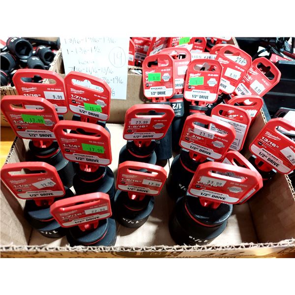 LOT DE 19 DOUILLES À IMPACT MILWAUKEE