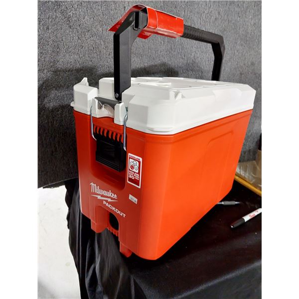 GLACIÈRE COMPACTE MILWAUKEE 15,1 L